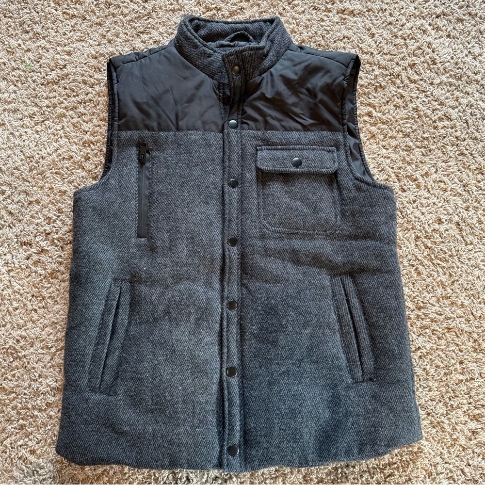 BKE men’s mixed media vest